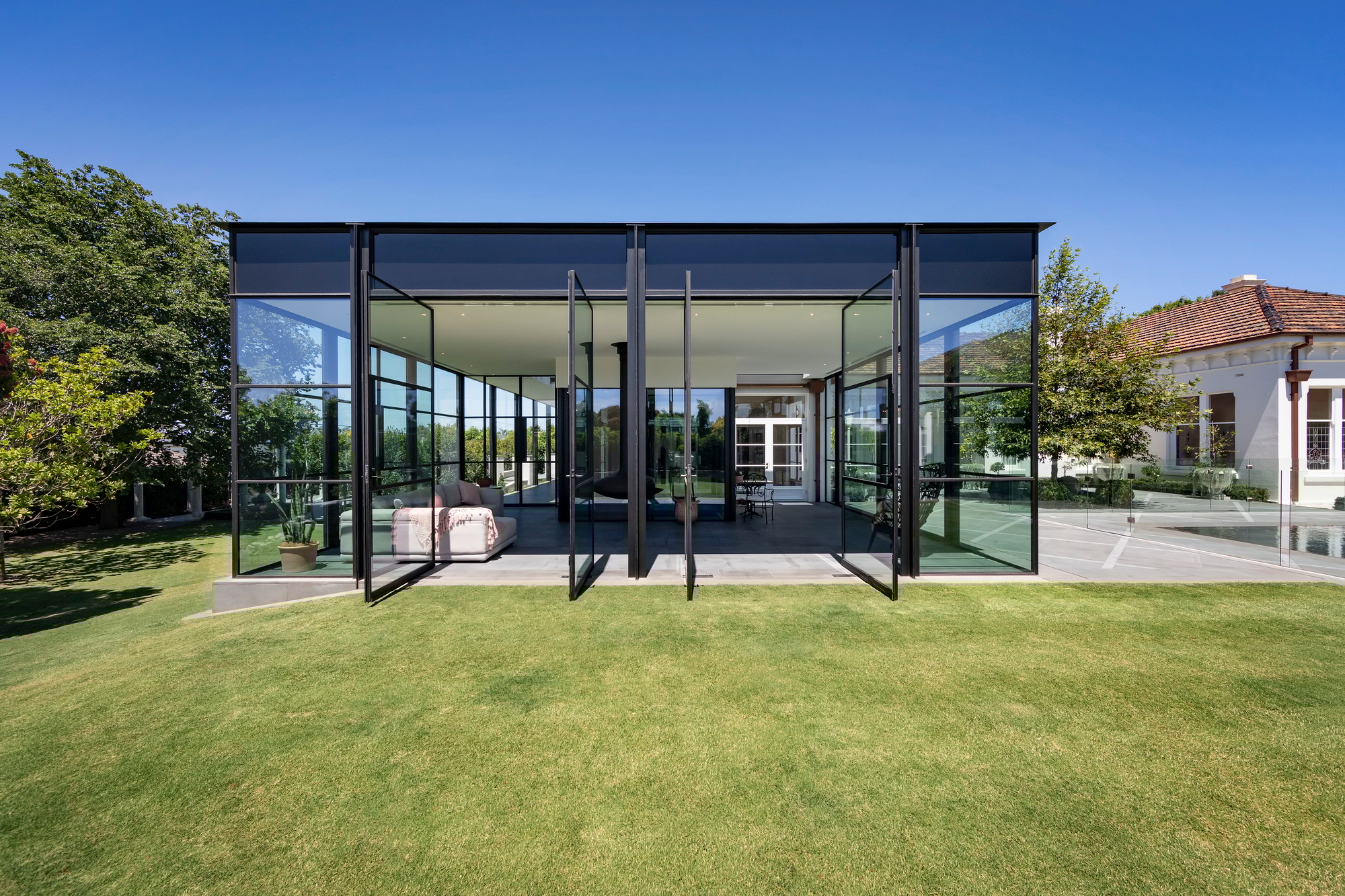 Casa exterior - Puertas y ventanas de pvc Termprotect